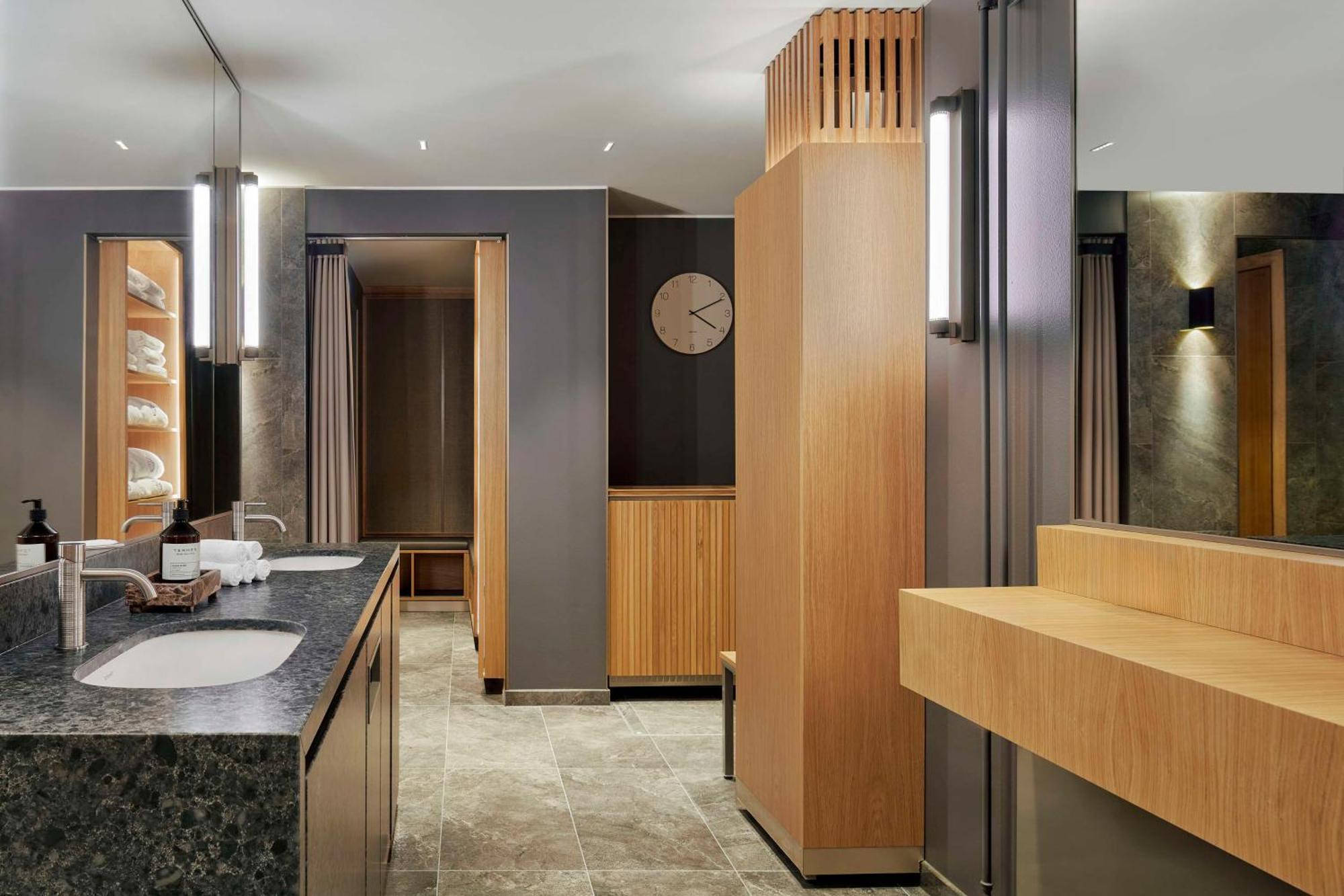 Nh Collection Grand Hansa Hotel 5*